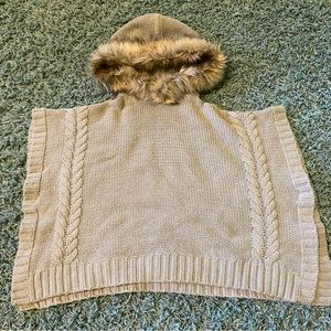 Girl’s CableKnit Poncho Size 4/5 in Gray